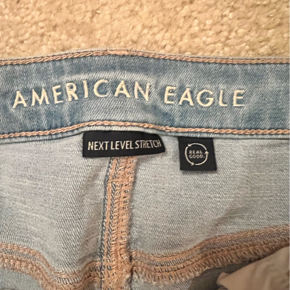 American Eagle Outfitters Light Wash Blue High-Rise Skinny Jeans - Picture 5 of 10